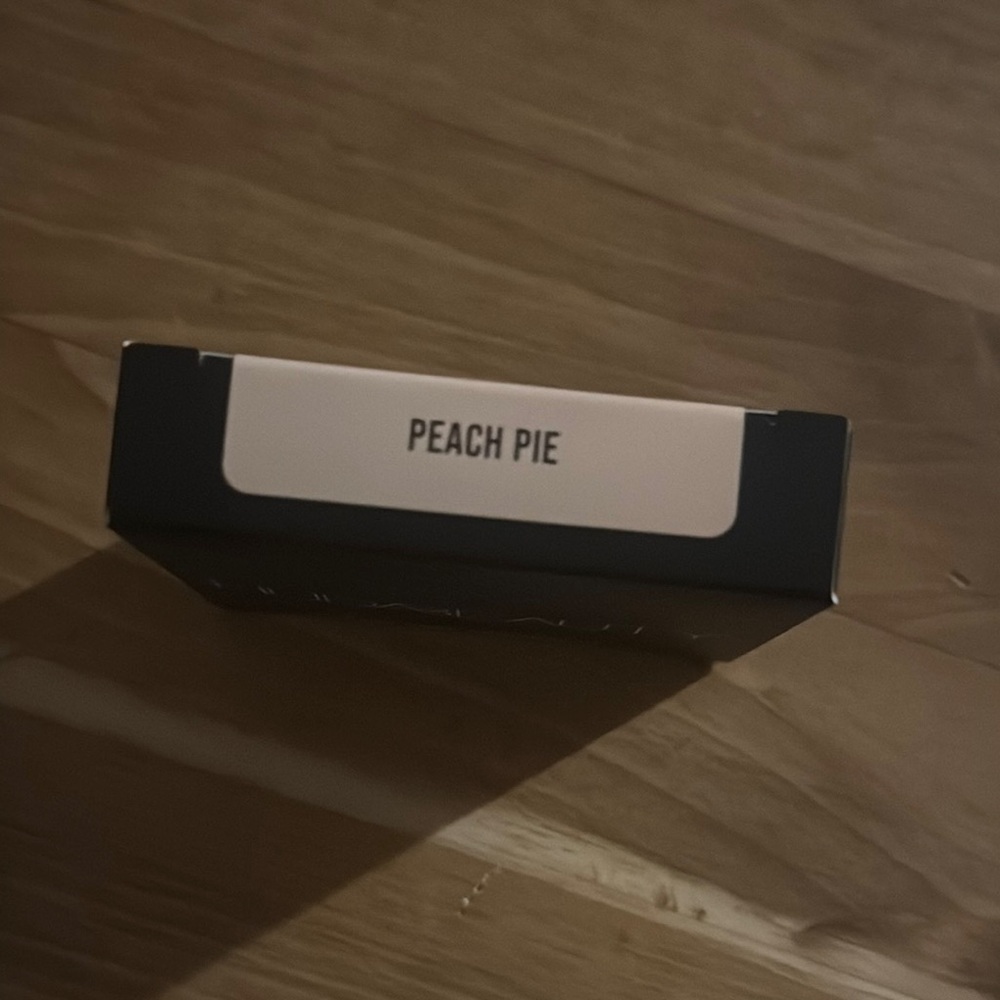 *NEW* HUDA BEAUTY Easy Bake and Snatch Setting Powder - Picture 2 of 8